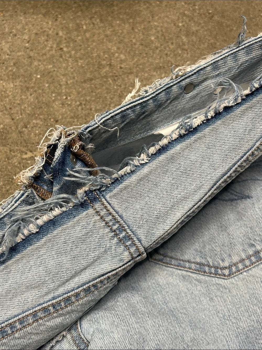 American Eagle Light Blue Womens Denim Jeans - Distressed Casual Relaxed Fit